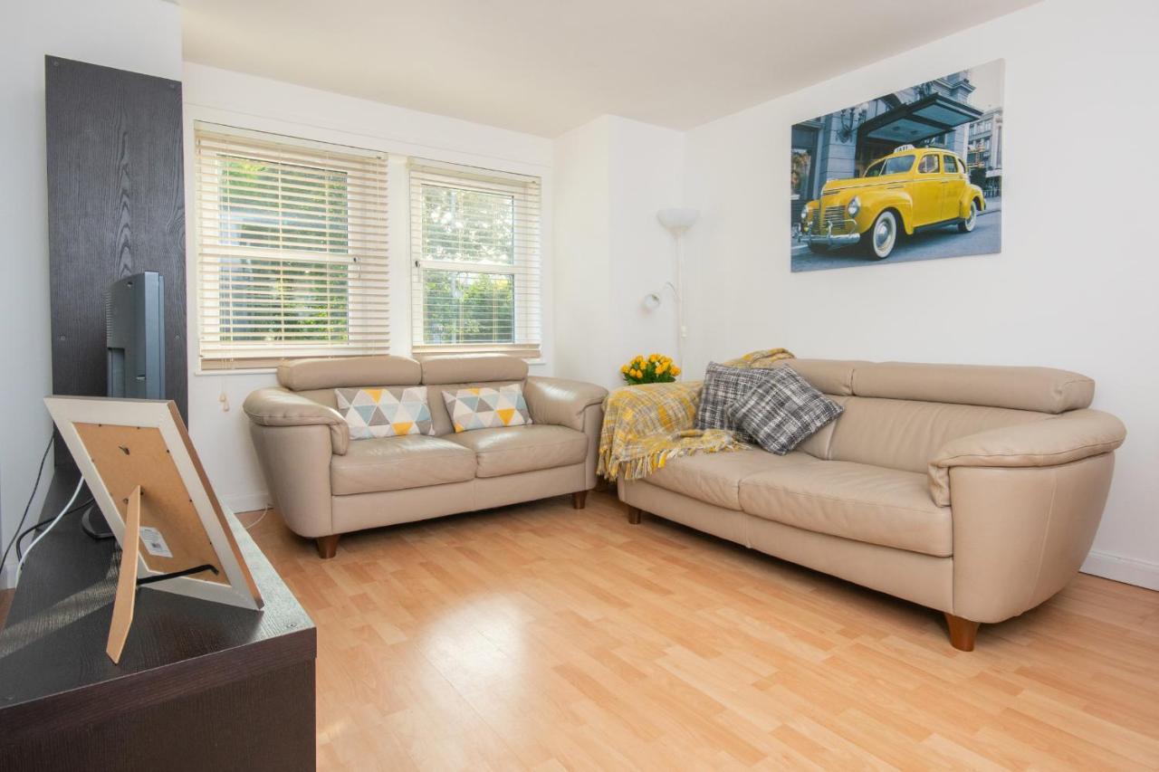 Dwellcome Home Ltd 2 Bedroom King & Double Central Apartment, Free Allocated Barrier Secured Parking Space At Rear Entrance & Fast Wifi, Ideal For Long Term Contractor, Corporate, Etc Stays, Regular Housekeeping Option - See Our Site For Assurance 애버딘 외부 사진